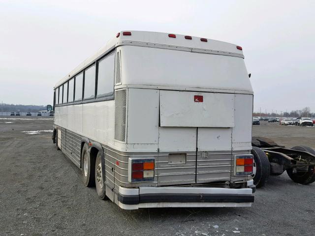 1M8RCM7APP045724 - 1993 MOTOR COACH INDUSTRIES BUS WHITE photo 3