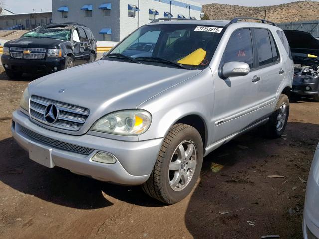 4JGAB57E13A408627 - 2003 MERCEDES-BENZ ML 350 SILVER photo 2