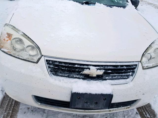 1G1ZS58F88F103076 - 2008 CHEVROLET MALIBU LS Weiß Foto 9
