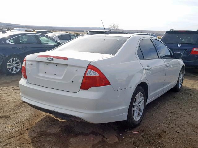 3FAHP0GA4BR239721 - 2011 FORD FUSION S WHITE photo 4