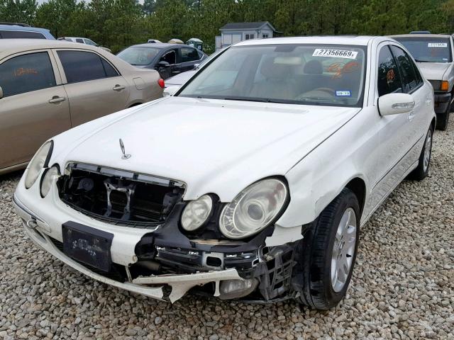 WDBUF65J85A700496 - 2005 MERCEDES-BENZ E 320 WHITE photo 2