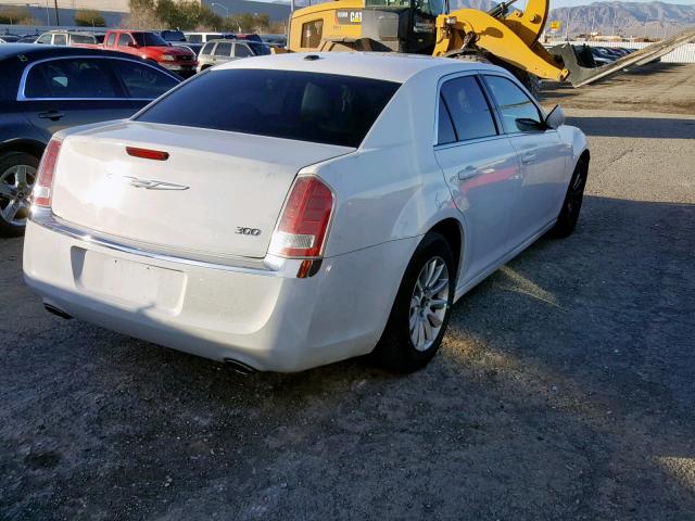 2C3CCAAG4EH118811 - 2014 CHRYSLER 300 WHITE photo 4