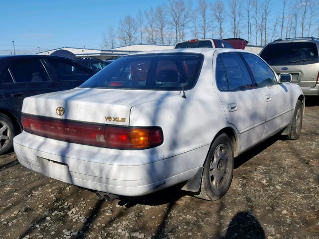 4T1GK13E2RU016658 - 1994 TOYOTA CAMRY XLE WHITE photo 4