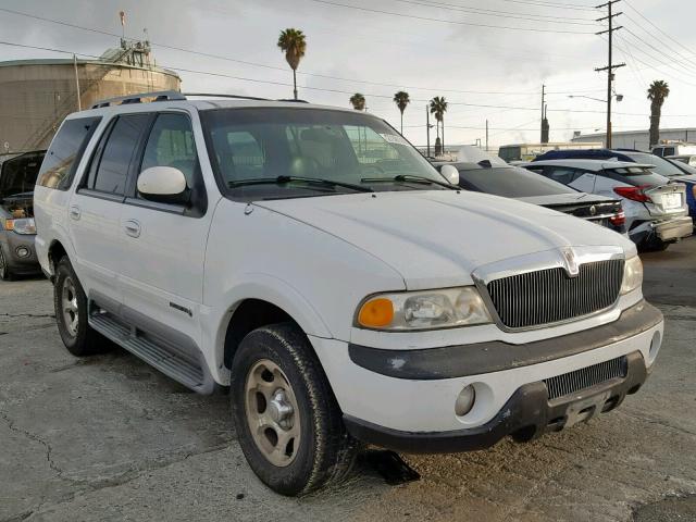 5LMPU28A0XLJ29773 - 1999 LINCOLN NAVIGATOR WHITE photo 1