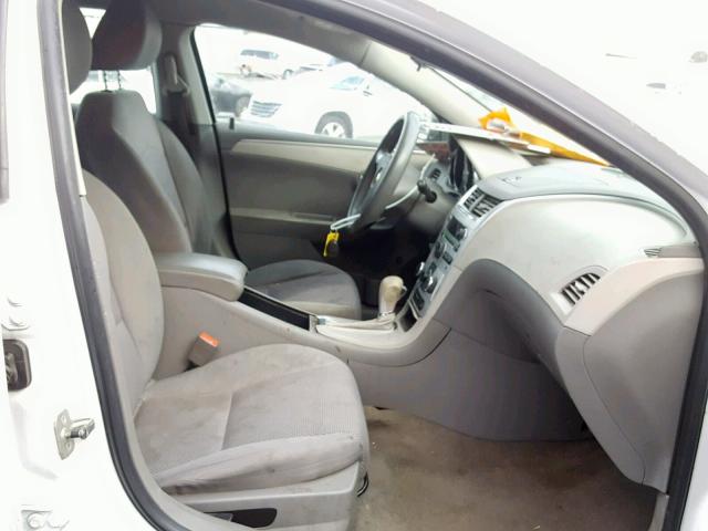 1G1ZA5E12BF159730 - 2011 CHEVROLET MALIBU LS WHITE photo 5