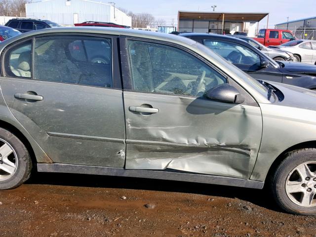 1G1ZT54844F122920 - 2004 CHEVROLET MALIBU LS GREEN photo 9