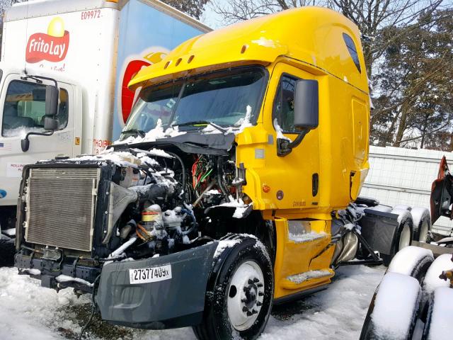 3AKJGLDR9JSJH2627 - 2018 FREIGHTLINER CASCADIA 1 YELLOW photo 2