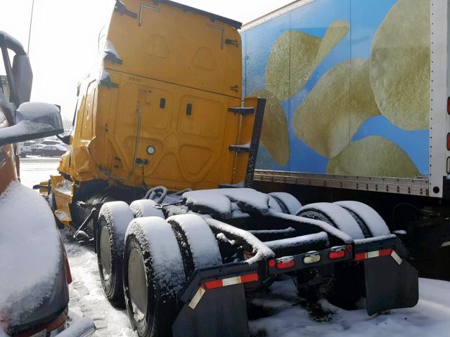 3AKJGLDR9JSJH2627 - 2018 FREIGHTLINER CASCADIA 1 YELLOW photo 3