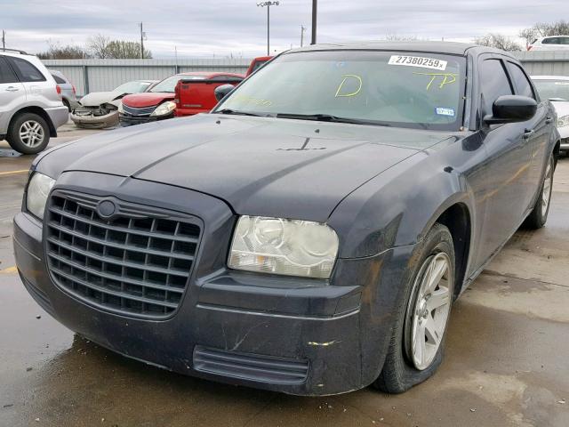 2C3LA43R97H859920 - 2007 CHRYSLER 300 BLACK photo 2