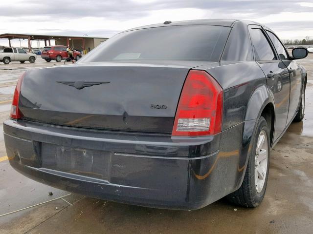 2C3LA43R97H859920 - 2007 CHRYSLER 300 BLACK photo 4