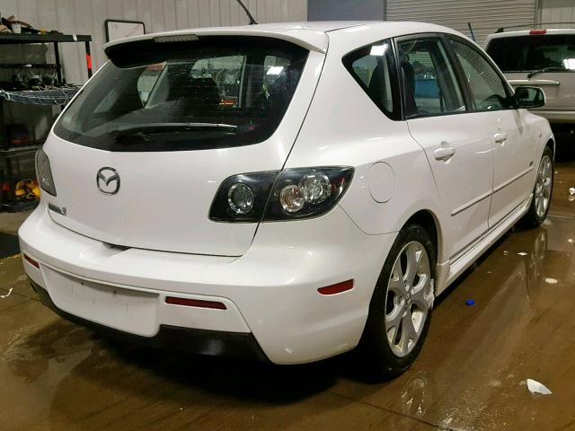 JM1BK344981840897 - 2008 MAZDA 3 HATCHBAC WHITE photo 4