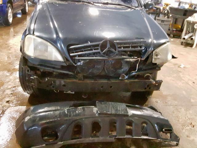 4JGAB54E81A270988 - 2001 MERCEDES-BENZ ML 320 BLACK photo 9