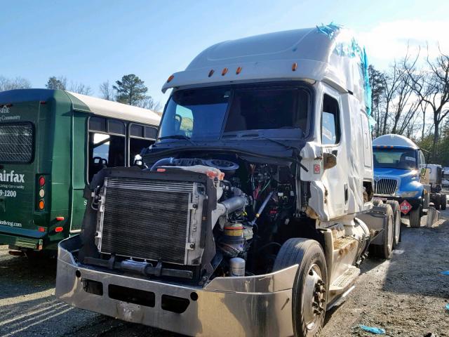 1FUJGLD55FLGL3507 - 2015 FREIGHTLINER CASCADIA 1 WHITE photo 2