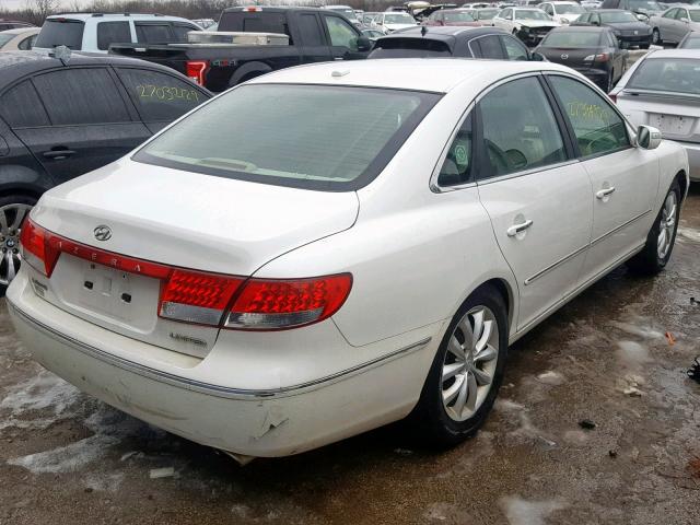 KMHFC46F18A311068 - 2008 HYUNDAI AZERA SE WHITE photo 4