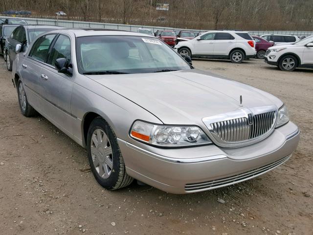 1LNHM83W83Y630503 - 2003 LINCOLN TOWN CAR C SILVER photo 1