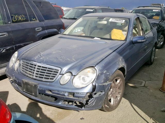 WDBUF65J95A637392 - 2005 MERCEDES-BENZ E 320 BLUE photo 2