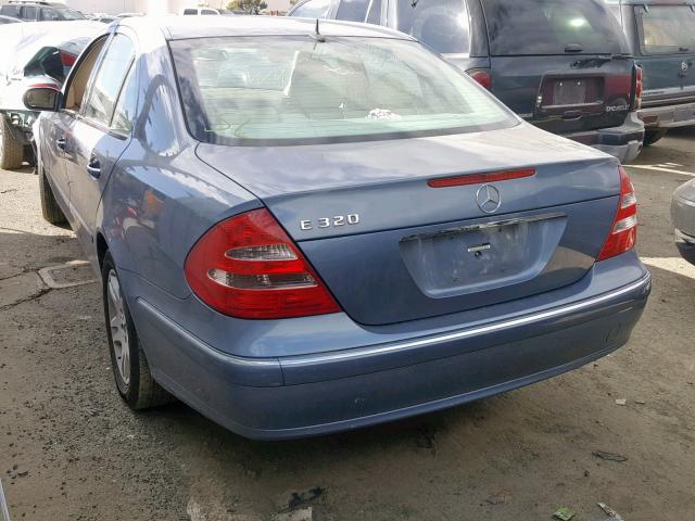 WDBUF65J95A637392 - 2005 MERCEDES-BENZ E 320 BLUE photo 3