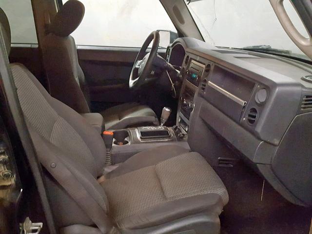 1J8HG48KX8C114537 - 2008 JEEP COMMANDER BLACK photo 5
