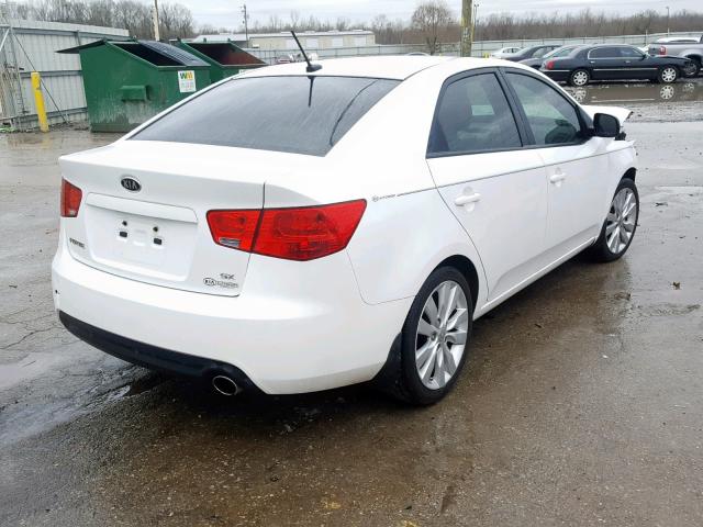 KNAFW4A35D5657505 - 2013 KIA FORTE SX WHITE photo 4