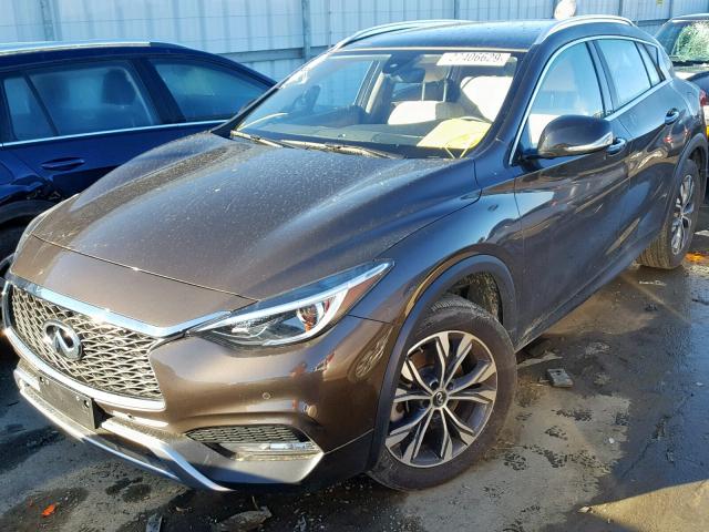 SJKCH5CRXHA034754 - 2017 INFINITI QX30 BASE BROWN photo 2