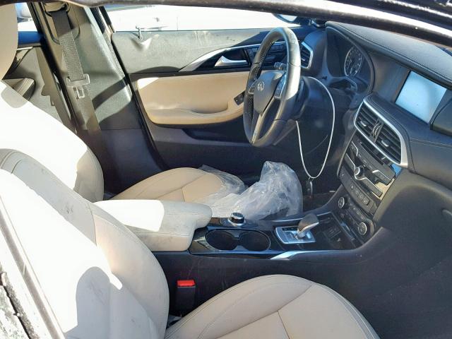 SJKCH5CRXHA034754 - 2017 INFINITI QX30 BASE BROWN photo 5