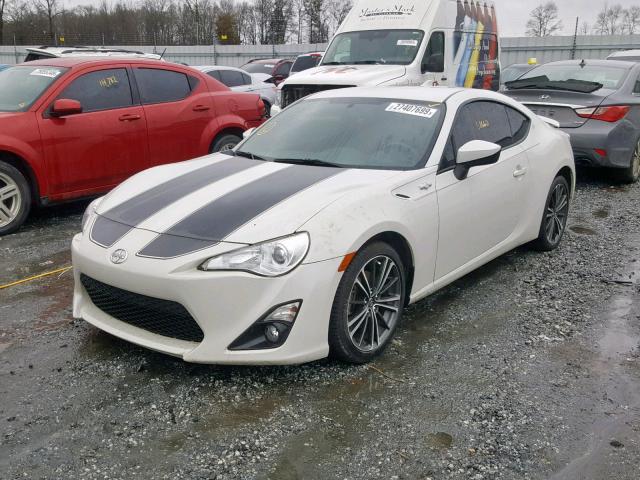 JF1ZNAA13G9707899 - 2016 TOYOTA SCION FR-S WHITE photo 2