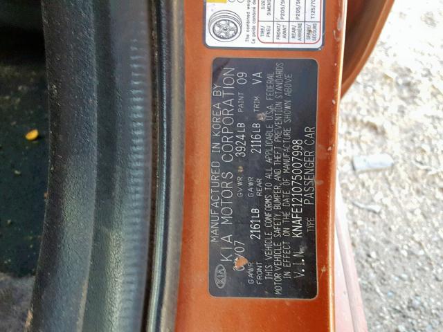 KNAFE121075007998 - 2007 KIA SPECTRA EX ORANGE photo 10