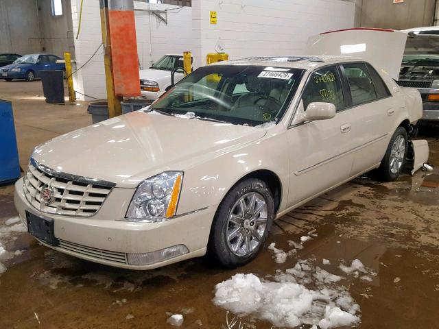 1G6KH5EY5AU119611 - 2010 CADILLAC DTS PREMIU CREAM photo 2