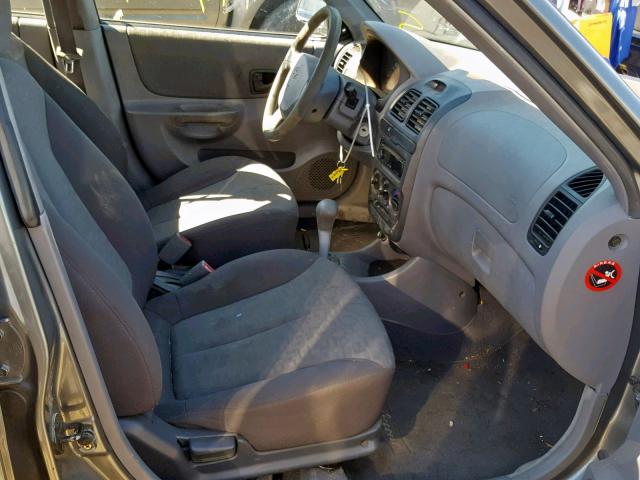 KMHCG45C44U566031 - 2004 HYUNDAI ACCENT GL GRAY photo 5