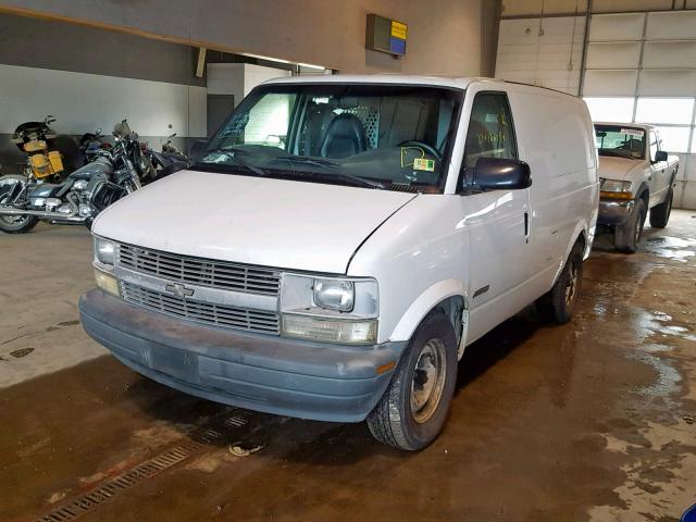 1GCDM19W9YB127090 - 2000 CHEVROLET ASTRO WHITE photo 2