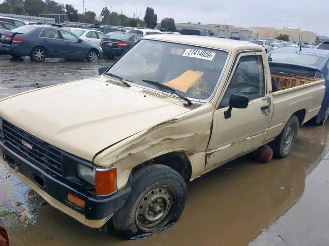 JT4RN50R1G0123224 - 1986 TOYOTA PICKUP 1/2 YELLOW photo 2