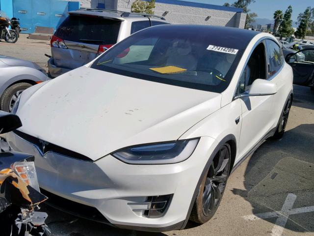 5YJXCDE22HF026233 - 2017 TESLA MODEL X WHITE photo 2