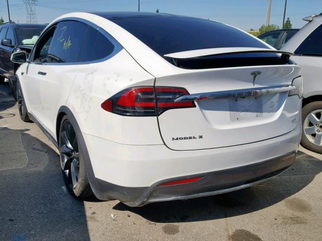 5YJXCDE22HF026233 - 2017 TESLA MODEL X WHITE photo 3