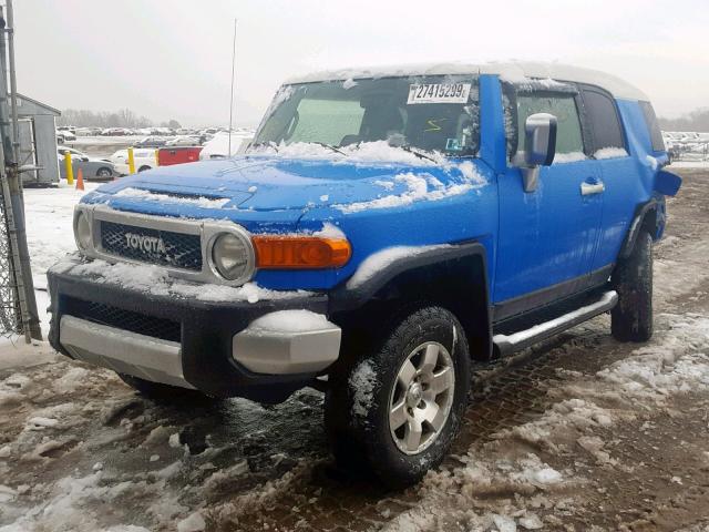 JTEBU11F070012435 - 2007 TOYOTA FJ CRUISER BLUE photo 2