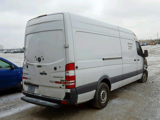 WD3PE8DC1F5965474 - 2015 MERCEDES-BENZ SPRINTER 2 WHITE photo 4