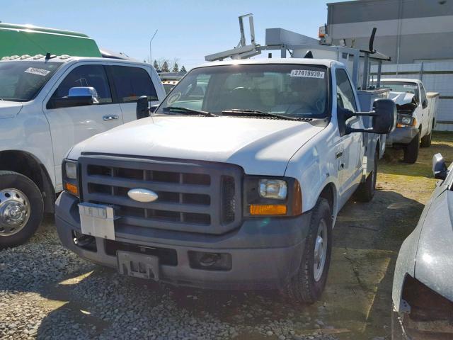 1FDSF30536EC12175 - 2006 FORD F350 SRW S WHITE photo 2