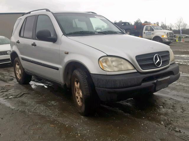 4JGAB54E0WA048128 - 1998 MERCEDES-BENZ ML 320 SILVER photo 1