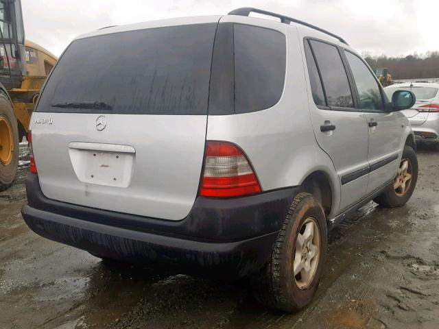 4JGAB54E0WA048128 - 1998 MERCEDES-BENZ ML 320 SILVER photo 4