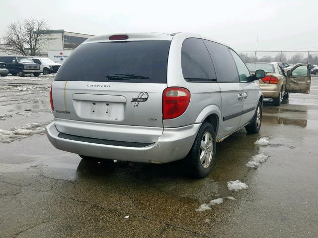 1D4GP45R25B373208 - 2005 DODGE CARAVAN SX SILVER photo 4