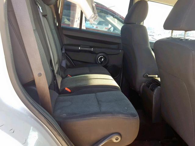 1J4RH4GK9AC109565 - 2010 JEEP COMMANDER SILVER photo 6