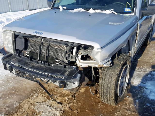 1J4RH4GK9AC109565 - 2010 JEEP COMMANDER SILVER photo 9
