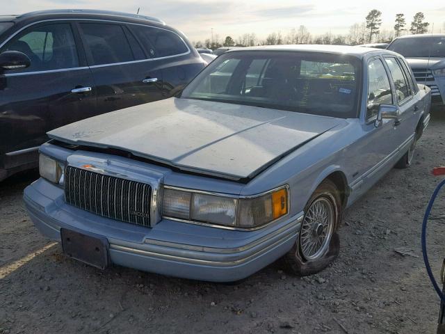 1LNLM81W7PY621293 - 1993 LINCOLN TOWN CAR E BLUE photo 2