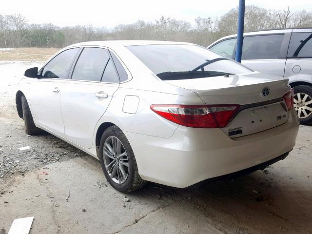 4T1BD1FK4FU155644 - 2015 TOYOTA CAMRY HYBR WHITE photo 3