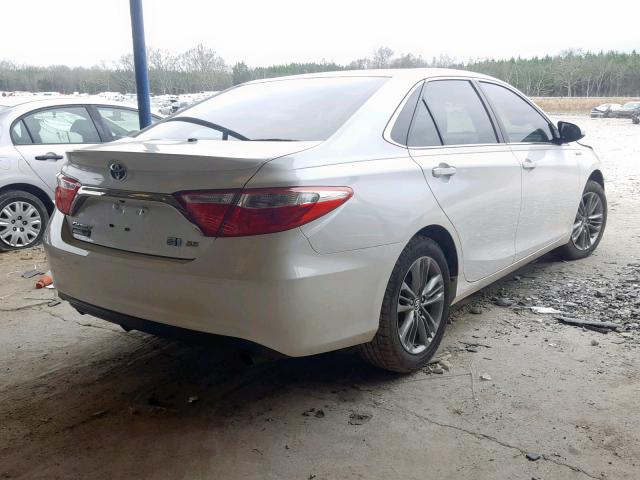 4T1BD1FK4FU155644 - 2015 TOYOTA CAMRY HYBR WHITE photo 4