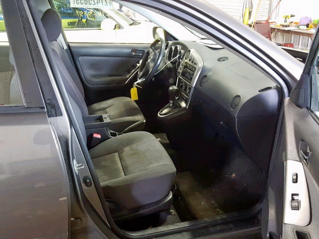 2T1KR32E74C258469 - 2004 TOYOTA MATRIX XR GRAY photo 5