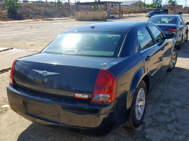 2C3LA43R87H861450 - 2007 CHRYSLER 300 BLACK photo 4