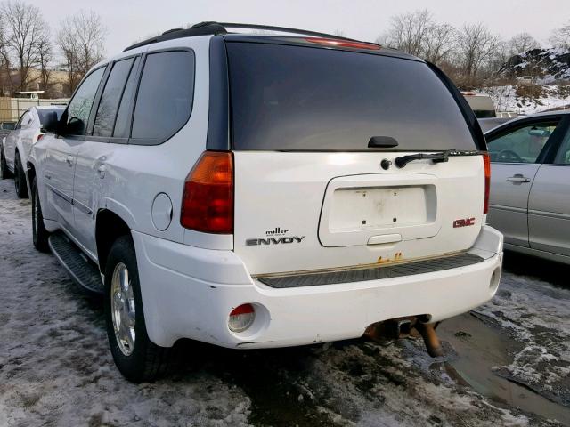 1GKDT13S162137350 - 2006 GMC ENVOY WHITE photo 3