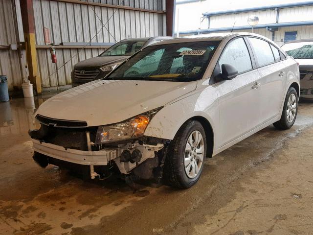 1G1PA5SHXE7150331 - 2014 CHEVROLET CRUZE LS WHITE photo 2