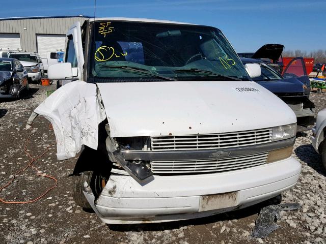 1GCDM19W7WB118286 - 1998 CHEVROLET ASTRO WHITE photo 9