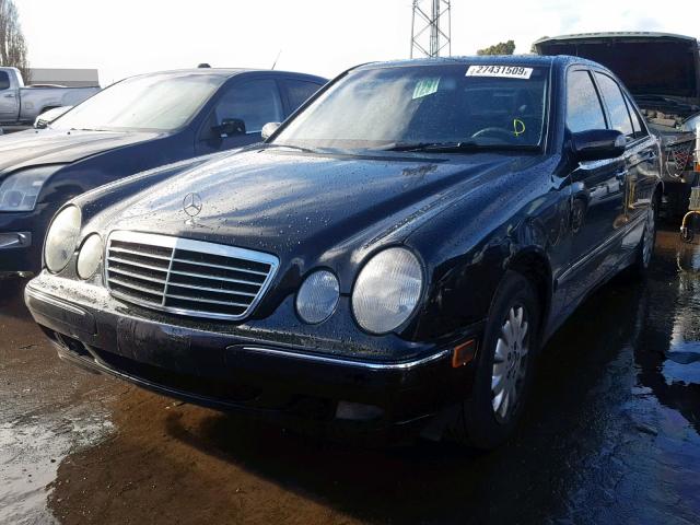 WDBJF65J4YB012965 - 2000 MERCEDES-BENZ E 320 BLACK photo 2